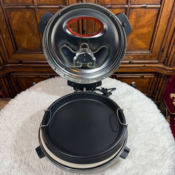 Bella Stone Pizza Oven Graphite Black Thin Crust - Deep Dish Pan Pizza - Fries - Picture 9 of 16